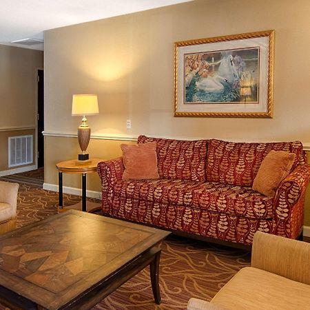 Surestay Plus Hotel Tarboro Интерьер фото
