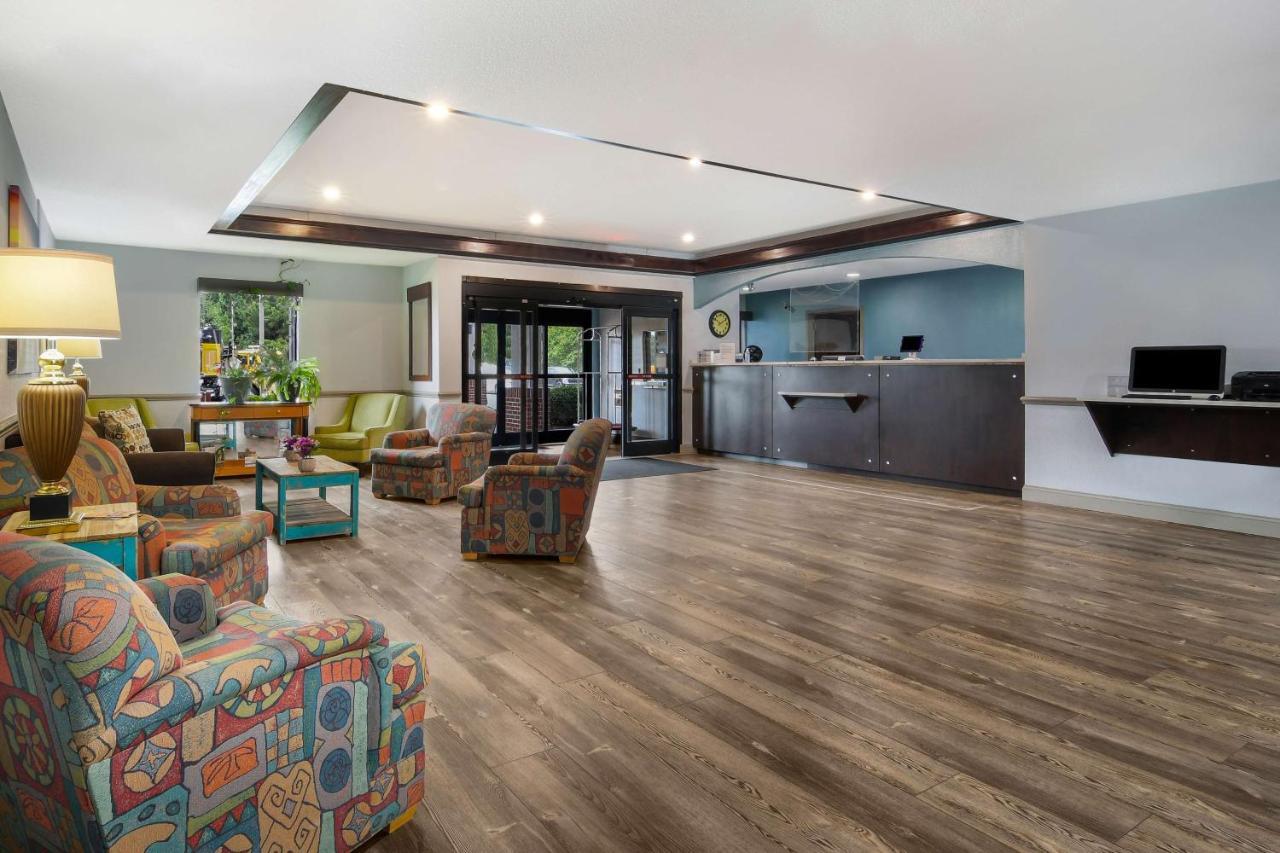 Surestay Plus Hotel Tarboro Экстерьер фото