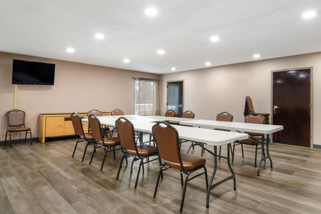 Surestay Plus Hotel Tarboro Экстерьер фото