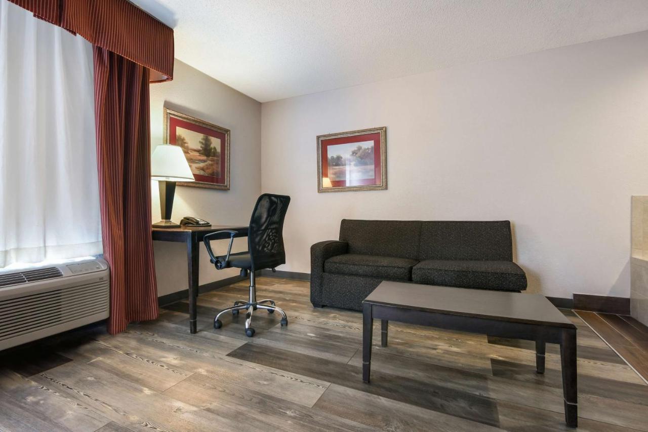 Surestay Plus Hotel Tarboro Экстерьер фото