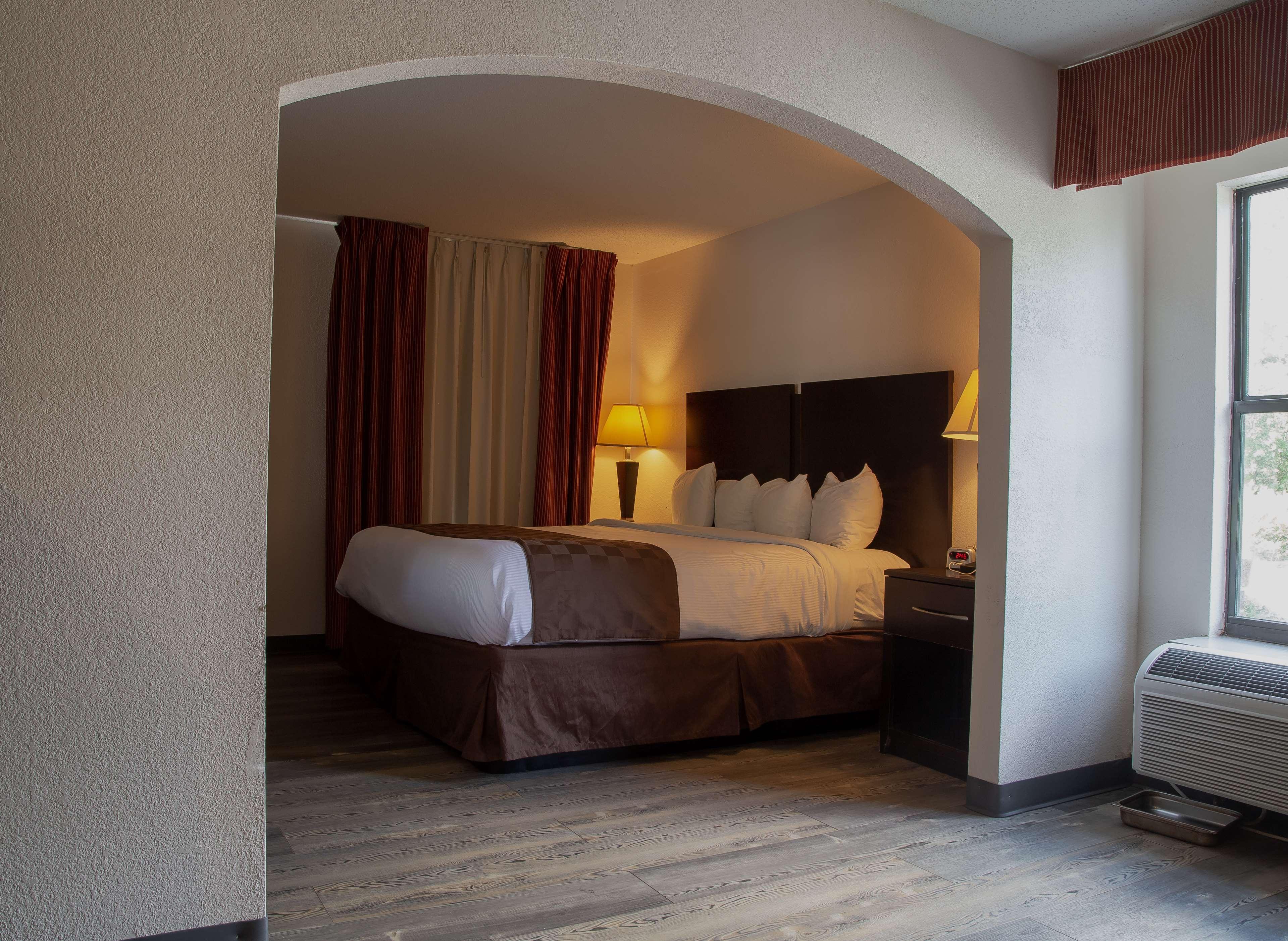 Surestay Plus Hotel Tarboro Экстерьер фото
