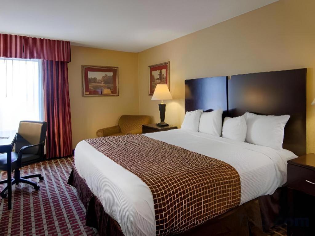Surestay Plus Hotel Tarboro Экстерьер фото