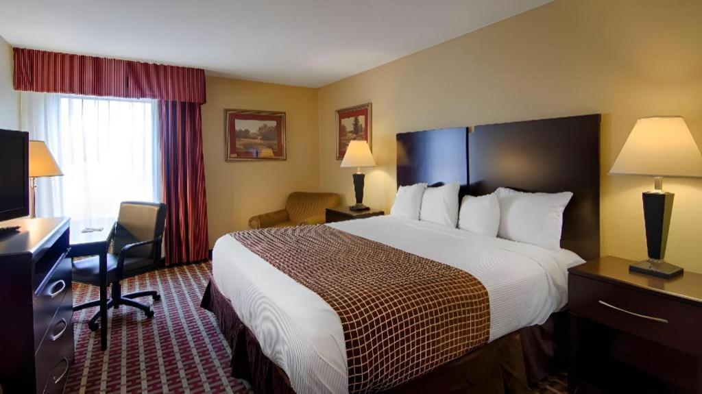 Surestay Plus Hotel Tarboro Экстерьер фото