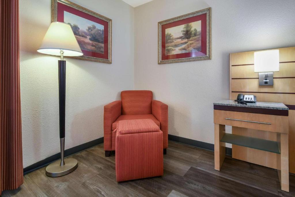 Surestay Plus Hotel Tarboro Экстерьер фото