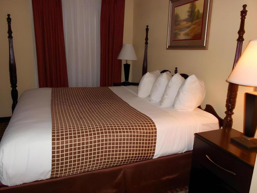 Surestay Plus Hotel Tarboro Экстерьер фото