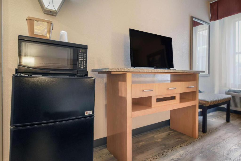Surestay Plus Hotel Tarboro Экстерьер фото
